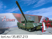 Основной боевой российский танк Т-80БВМ на военном международном форуме "Армия-2020" Редакционное фото, фотограф Виктор Карасев / Фотобанк Лори