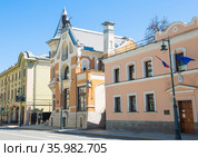 Особняк Кекушевой. Улица Остоженка, дом 21, строение 1. Москва (2021 год). Редакционное фото, фотограф E. O. / Фотобанк Лори