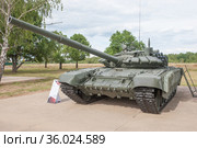 Новый российский танк Т-72 В3 на полигоне "Алабино" в парке "Патриот", Международный военно-технический форум "Армия", Московская область (2019 год). Редакционное фото, фотограф Малышев Андрей / Фотобанк Лори