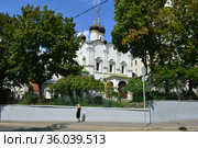 Храм Владимира Равноапостольного, что в Старых Садeх. Старосадский переулок, 11/1, строение 2. Тверской район. Город Москва (2019 год). Стоковое фото, фотограф lana1501 / Фотобанк Лори