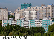 Москва, городская застройка в районе Черёмушки (2020 год). Стоковое фото, фотограф glokaya_kuzdra / Фотобанк Лори