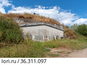 Пороховой погреб и дальномерный пост форта "Шанц" ("Александр Шанец"). Государственный природный заказник «Западный Котлин». Кронштадт. Санкт-Петербург (2021 год). Редакционное фото, фотограф Румянцева Наталия / Фотобанк Лори