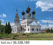 Церковь Воскресения Христова в селе Сусанино, Костромская область. Церковь изображена на картине А.К. Саврасова "Грачи прилетели" (2021 год). Стоковое фото, фотограф Михаил Марковский / Фотобанк Лори