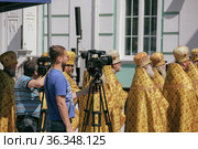 Видеосъемка православного праздника в честь святителя Иоасафа Белгородского. Белгород, Россия (2017 год). Редакционное фото, фотограф irisff / Фотобанк Лори