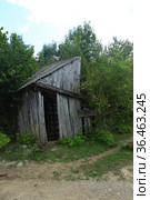 ld abandoned house in the village. Стоковое фото, фотограф Марина Володько / Фотобанк Лори