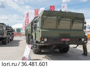 Российский оперативно-тактический ракетный комплекс (ОТРК) "Искандер" (9К720, SS-26 «Stone») в парке "Патриот", Международный военно-технический форум "Армия-2019", вид спереди. Редакционное фото, фотограф Малышев Андрей / Фотобанк Лори