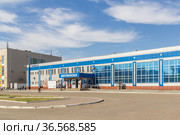 Square with a bus station in the city of Biysk in Altai (2021 год). Стоковое фото, фотограф Дмитрий Тищенко / Фотобанк Лори