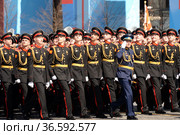 Воспитанники Тверского (Калининского) военного суворовского училища во время генеральной репетиции парада на Красной площади в честь Дня Победы (2021 год). Редакционное фото, фотограф Free Wind / Фотобанк Лори
