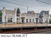 Москва, вокзал железнодорожной станции Кунцевская, Кунцево-1 (2021 год). Редакционное фото, фотограф glokaya_kuzdra / Фотобанк Лори