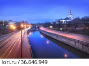 Вид на Андроников монастырь и реку Яузу в Москве (2012 год). Стоковое фото, фотограф Baturina Yuliya / Фотобанк Лори