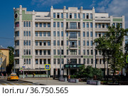Москва, Покровский бульвар, дом 5, строение 1, жилой комплекс "Резиденция на Покровском бульваре" (2021 год). Редакционное фото, фотограф glokaya_kuzdra / Фотобанк Лори