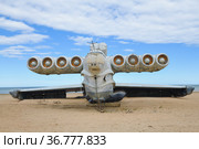 Ракетный экраноплан Лунь (проекта 903). Вид спереди. Дербент (2021 год). Редакционное фото, фотограф Виктор Карасев / Фотобанк Лори