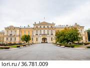 Воронцовский дворец. Осенний день. Санкт-Петербург. Россия (2021 год). Редакционное фото, фотограф E. O. / Фотобанк Лори