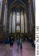 Часовня Сент-Шапель (Sainte-Chapelle). Интерьер  Верхней Капеллы. Париж, Франция (2018 год). Редакционное фото, фотограф Сергей Рыбин / Фотобанк Лори