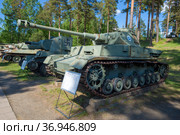 Средний немецкий танк PzKpfw IV Ausf.J  самый массовый танк Второй мировой войны в танковом музее. Парола, Финляндия (2017 год). Редакционное фото, фотограф Виктор Карасев / Фотобанк Лори