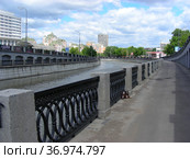Госпитальная набережная. Басманный район. Город Москва (2011 год). Редакционное фото, фотограф lana1501 / Фотобанк Лори