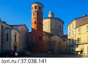 Asti Red Tower and Church of St. Catherine. Стоковое фото, фотограф Яков Филимонов / Фотобанк Лори