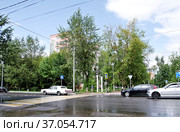 Дмитров, Московская область. Улица Семенюка, пешеходный переход (2021 год). Редакционное фото, фотограф Илюхина Наталья / Фотобанк Лори