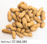 bunch of ecological peanuts on a white background. Стоковое фото, фотограф Татьяна Яцевич / Фотобанк Лори