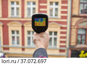 thermal imaging at building heat loss inspection. Стоковое фото, фотограф Дмитрий Калиновский / Фотобанк Лори