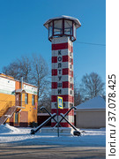 Стела-маяк. Колтуши, Ленинградская область (2021 год). Редакционное фото, фотограф Александр Щепин / Фотобанк Лори