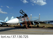 Российский многоцелевой истребитель Су-30СМ (по кодификации НАТО: Flanker-C) на Международном авиационно-космическом салоне МАКС-2021 в Жуковском, Россия. Редакционное фото, фотограф Free Wind / Фотобанк Лори