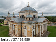 Собор Бориса и Глеба (1785-1796 гг.). Новоторжский Борисоглебский монастырь.Торжок, Тверская область (2021 год). Редакционное фото, фотограф Александр Щепин / Фотобанк Лори