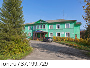 Муниципальное унитарное предприятие "Тотьма-Водоканал" на улице Ленина 58 в городе Тотьме Вологодской области (2020 год). Редакционное фото, фотограф Николай Мухорин / Фотобанк Лори