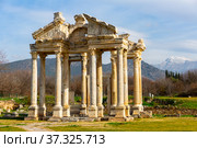Tetrapylon in Aphrodisias, Turkey. Стоковое фото, фотограф Яков Филимонов / Фотобанк Лори