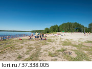 Поселок Салым . Пляж на озере Сырковый Сор (2018 год). Стоковое фото, фотограф Александр Циликин / Фотобанк Лори