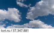 Time lapse of flying clouds nature background no birds, no flicker. Стоковое фото, фотограф Фотограф / Фотобанк Лори