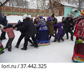 Масленица в городе Александрове Владимирской области. Праздничные гуляния на территории музея "Особняк купца Первушина" (2018 год). Редакционное фото, фотограф Елена Орлова / Фотобанк Лори