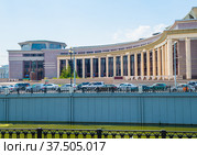Казанский (Приволжский) федеральный университет. Летний день. Казань. Республика Татарстан. Россия (2021 год). Редакционное фото, фотограф E. O. / Фотобанк Лори