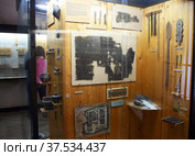 Ткачество X - XV в.в. Новгородский музей-заповедник, здание Присутсвенных мест. Экспозиция «История Новгорода и Новгородской земли с древнейших времен до XVII в.» (2018 год). Редакционное фото, фотограф Щеголева Ольга / Фотобанк Лори
