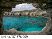 The picturesque cave is located on the shores of the Mediterranean Sea (2018 год). Стоковое фото, фотограф Сергей Ляшенко / Фотобанк Лори
