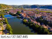 Scenic top view of the city Cahors and Lot river. Стоковое фото, фотограф Яков Филимонов / Фотобанк Лори