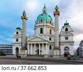External view of Karlskirche in Vienna, Austria. Стоковое фото, фотограф Яков Филимонов / Фотобанк Лори