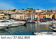 Harbour in French town Cassis. Стоковое фото, фотограф Яков Филимонов / Фотобанк Лори