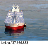Oil tanker with tugboats. 3d-rendering. Редакционная иллюстрация, иллюстратор Наталья Лагуткина / Фотобанк Лори