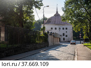 Средневековая Круглая башня на Рыночной площади в историческом центре города. Выборг, Россия (2021 год). Редакционное фото, фотограф Дымов Игорь / Фотобанк Лори