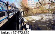 Город Коммунар.Плотина на реке Ижора. Стоковое видео, видеограф Виталий Куликов / Фотобанк Лори
