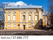 Настоятельский корпус. Свято-Троицкая Сергиева Приморская пустынь (Троице-Сергиева пустынь). Стрельна. Санкт-Петербург (2022 год). Стоковое фото, фотограф Сергей Афанасьев / Фотобанк Лори