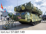 Пусковая установка 9А83 зенитно-ракетного комплекса С-300В крупным планом. Международный военно-технический форум "Армия-2020", Парк Патриот. Редакционное фото, фотограф Виктор Карасев / Фотобанк Лори