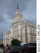 One of Moscow Stalinist hi-rise buldings. Soviet "Skyscraper" on the Garden Ring. (2017 год). Редакционное фото, фотограф Alexey Rezvykh / Фотобанк Лори