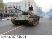 Ногинск. Парад военной техники времён Великой Отечественной войны 9 мая, Т34 (2022 год). Редакционное фото, фотограф Дмитрий Неумоин / Фотобанк Лори