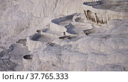 Amazing landscape of Pamukkale thermal springs with cascade of white calcite terraced baths, Turkey. Стоковое видео, видеограф Яков Филимонов / Фотобанк Лори
