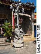 View of the Quang Dong Temple in Hoi An, Vietnam (2020 год). Редакционное фото, фотограф Юлия Белоусова / Фотобанк Лори