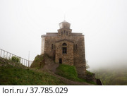 Shoana Church 10th century Christian cathedral in dense fog (2022 год). Стоковое фото, фотограф Юлия Бабкина / Фотобанк Лори