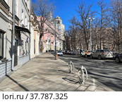 Ермолаевский переулок в Москве ранней весной (2022 год). Редакционное фото, фотограф Овчинникова Ирина / Фотобанк Лори