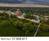 Покровский Хотьков монастырь на реке Паже, Сергиев-Посадский район (2022 год). Редакционное фото, фотограф Julia Shepeleva / Фотобанк Лори